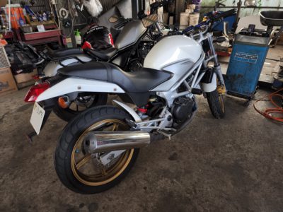 始動不良　ホンダ　ＶＴＲ２５０　修理。