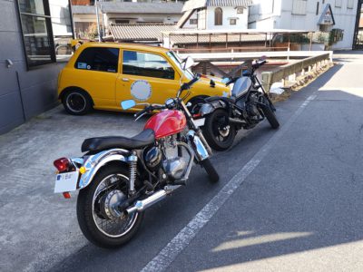 寒空の下でバイクの練習。