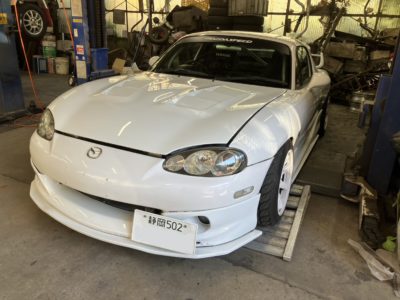 ＮＢロードスター　フロントバンパー交換　①